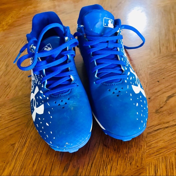 under armour leadoff baseball cleats